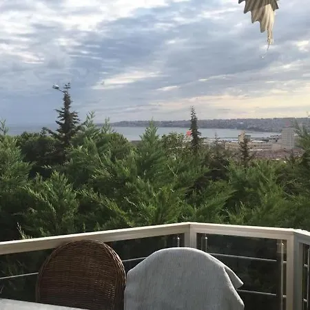 With An Amazing Sea View Istambul
